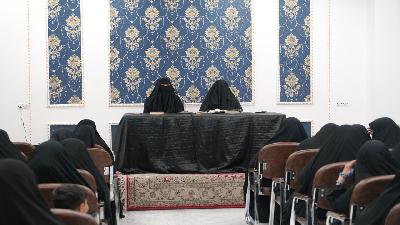 وحدة القرآن الكريم النسوية في مرقد الشريفة بنت الحسن (ع) تستذكر وفاة نبي الرحمة (ص) بأقامة محاضرة دينية .